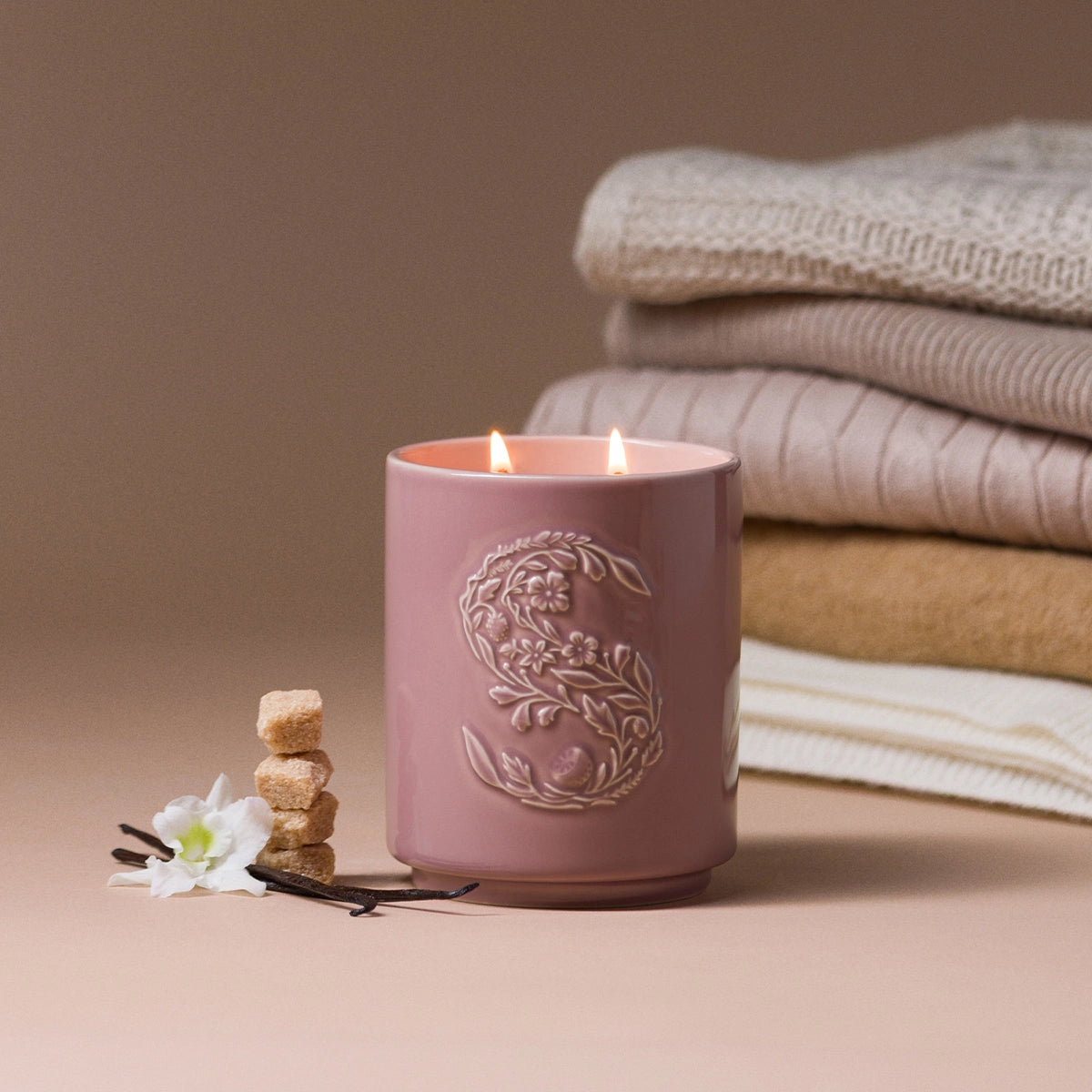 Cashmere Vanilla Sugar Scented Candle 20 oz.