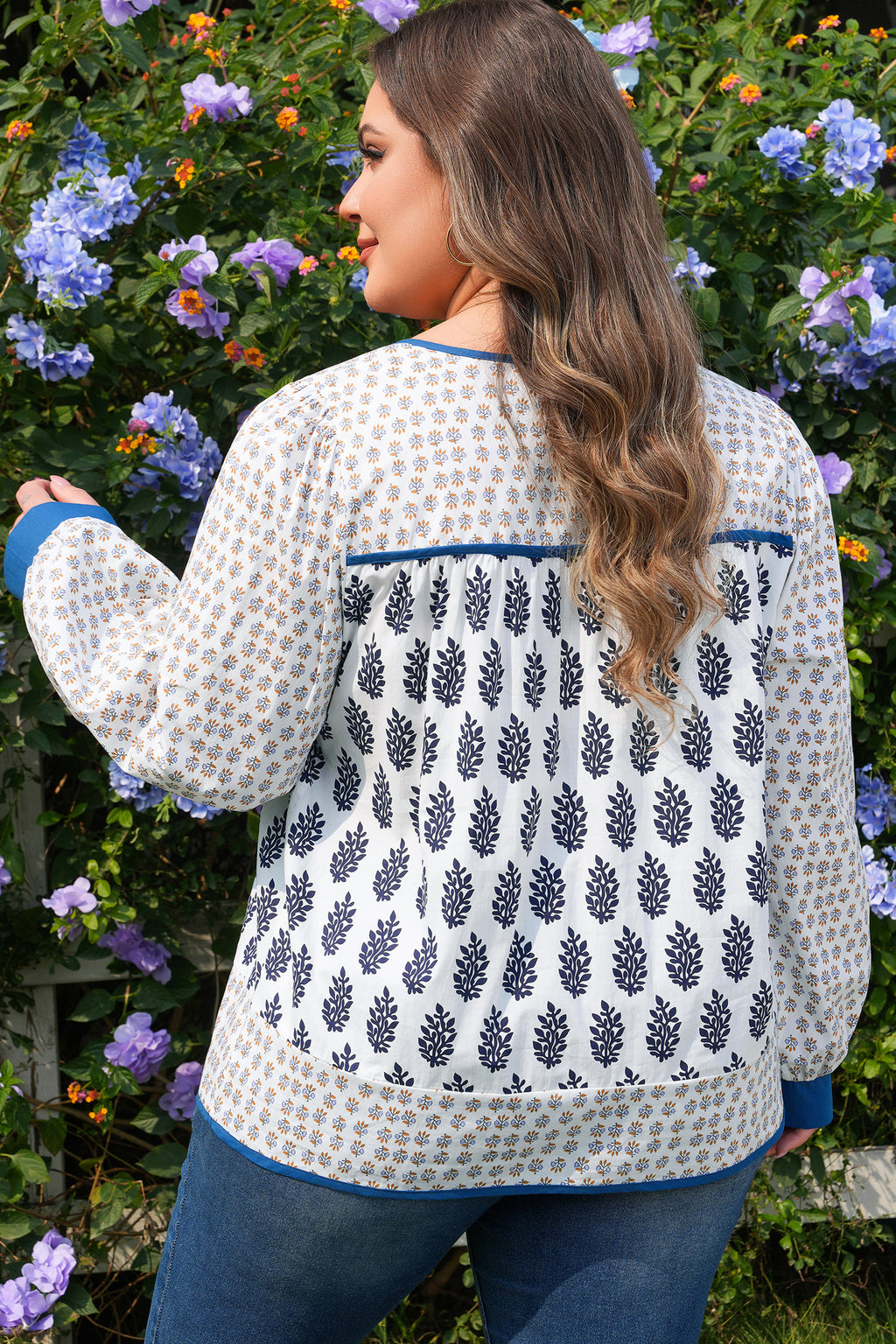 White Plus Size Boho Floral Print Contrast Trim Split Neck Puff Sleeve Patchwork Blouse