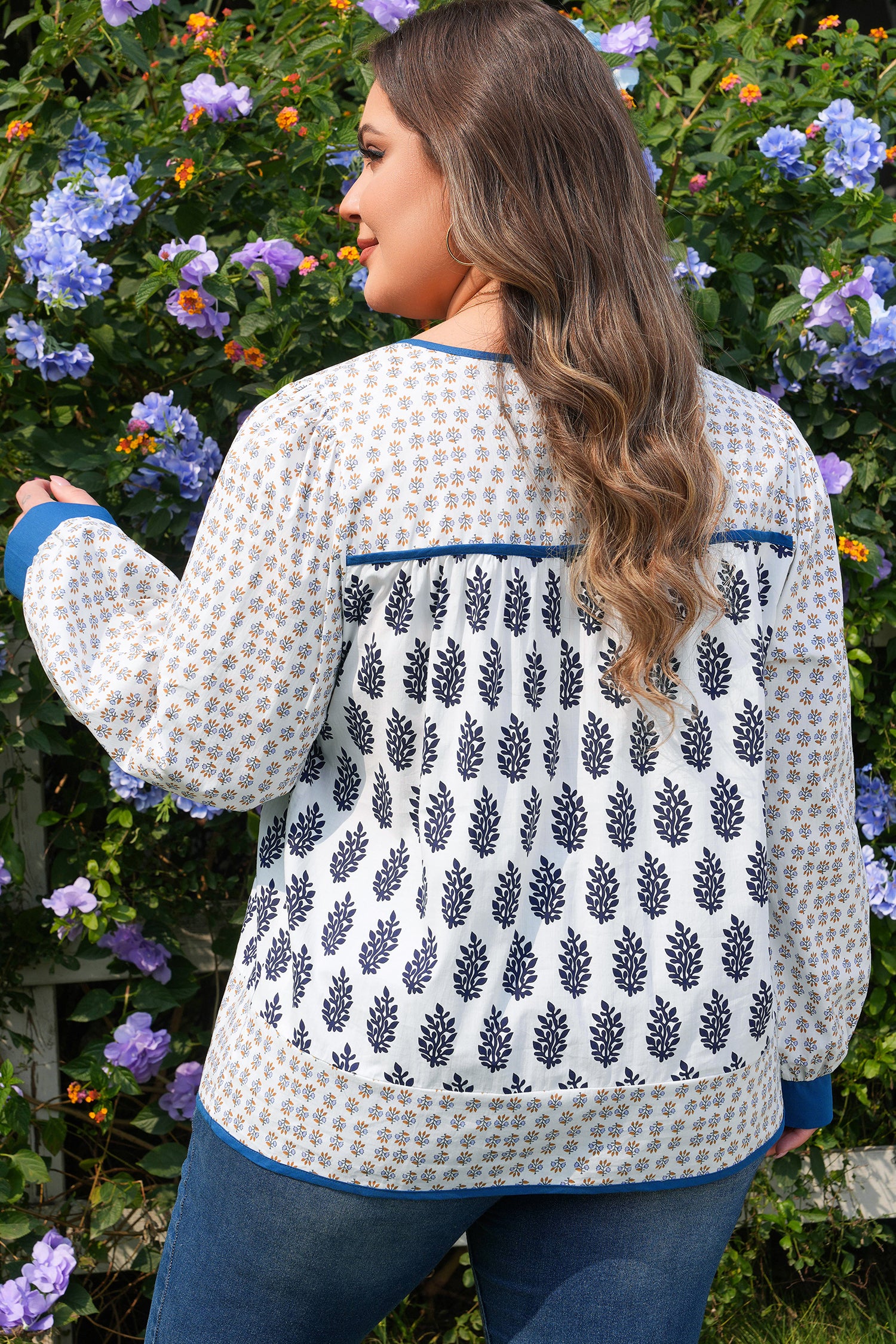 White Plus Size Boho Floral Print Contrast Trim Split Neck Puff Sleeve Patchwork Blouse